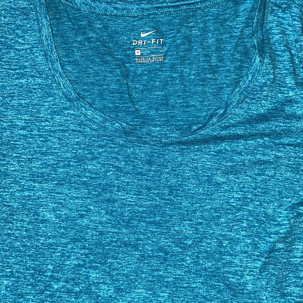 Nike tee - Picture 3 of 3